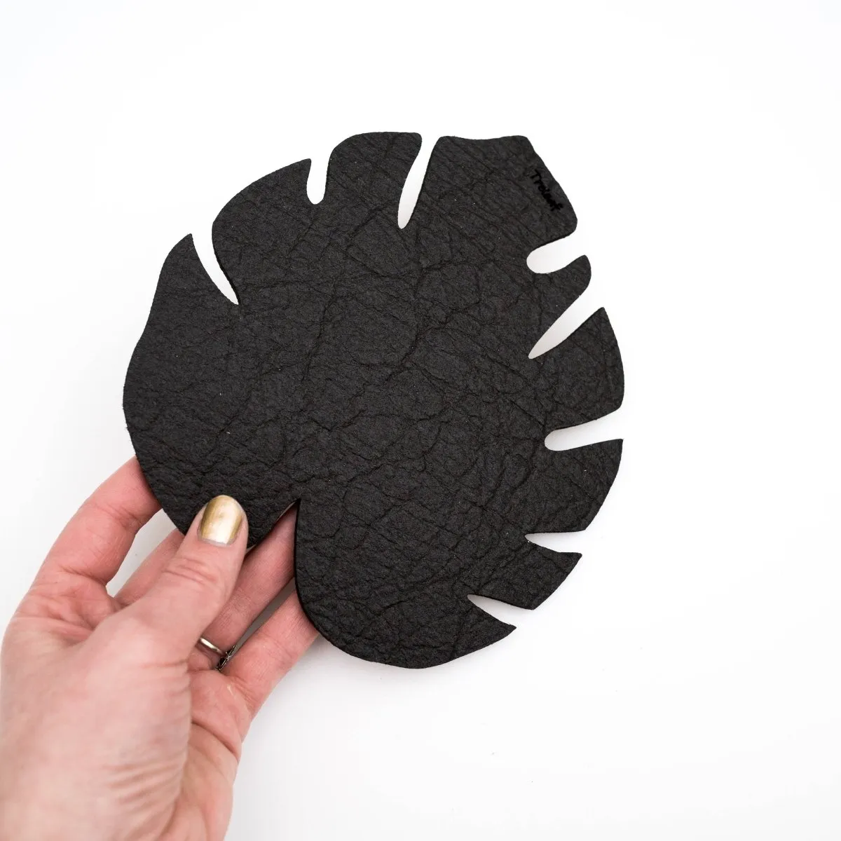 Kostr – The Sustainable Plant Pot Coaster- Monstera Leaf