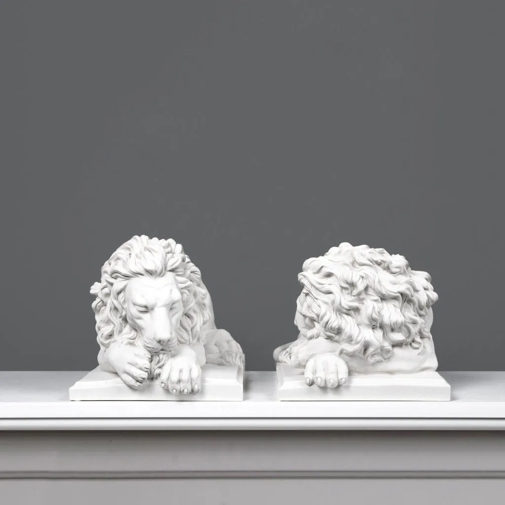 Large Lions Statue in Pair