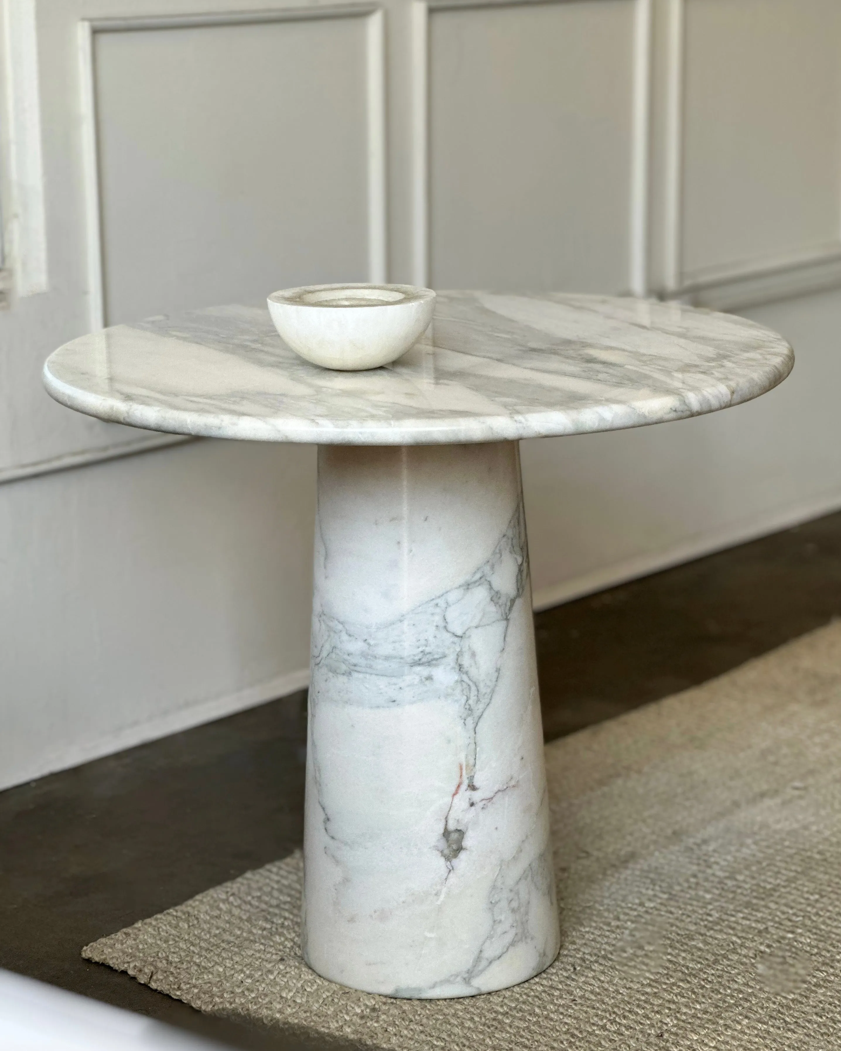 Verona Calacatta Borghini Marble Table